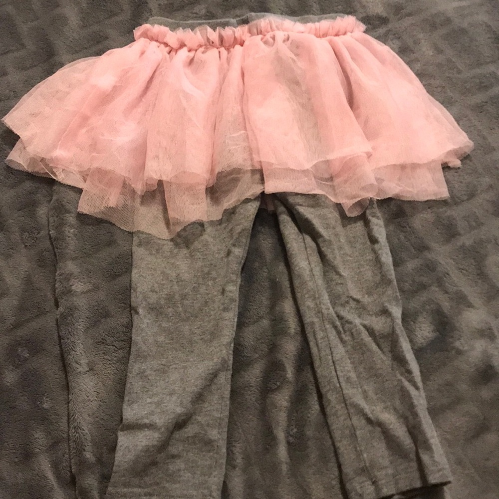 Grey leggings with pink tootoo connected